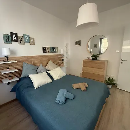 Apartamento 5 Min Walk To Mackenzie Beach, Stylish 1br *