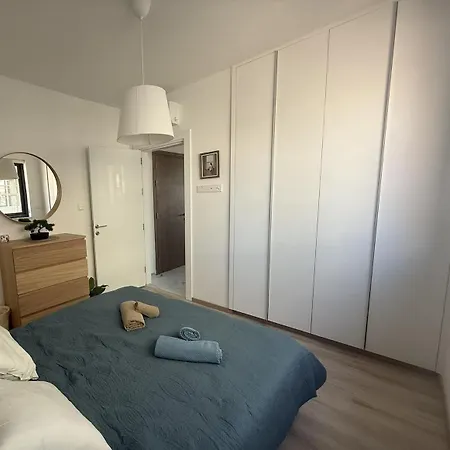 Apartamento 5 Min Walk To Mackenzie Beach, Stylish 1br