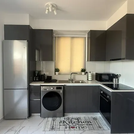 5 Min Walk To Mackenzie Beach, Stylish 1br Larnaca