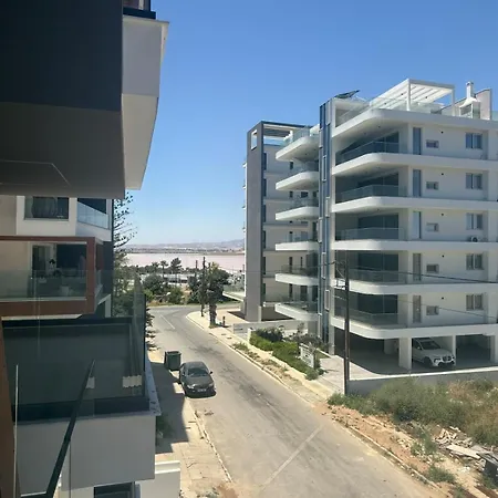5 Min Walk To Mackenzie Beach, Stylish 1br * Larnaca